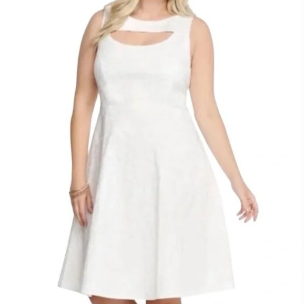 76-23 Torrid white floral textured A-line dress with cutout Size 16
